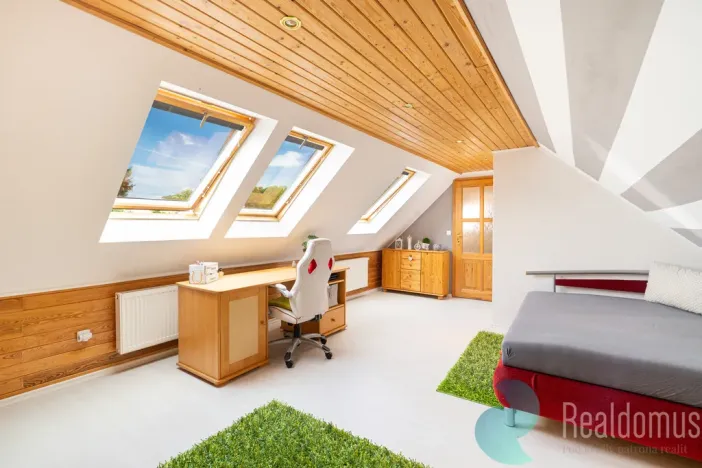 Prodej rodinného domu, Ponědrážka, 165 m2