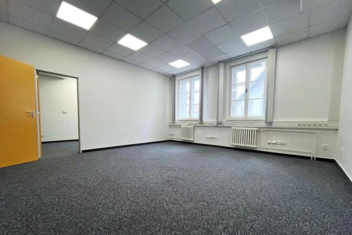 Pronájem kanceláře, Brno, Moravské náměstí, 281 m2