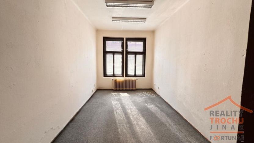 Pronájem kanceláře, Hradec Králové, Pospíšilova, 36 m2