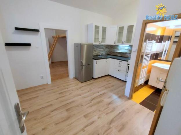 Pronájem bytu 2+kk, Praha - Košíře, Mahenova, 40 m2