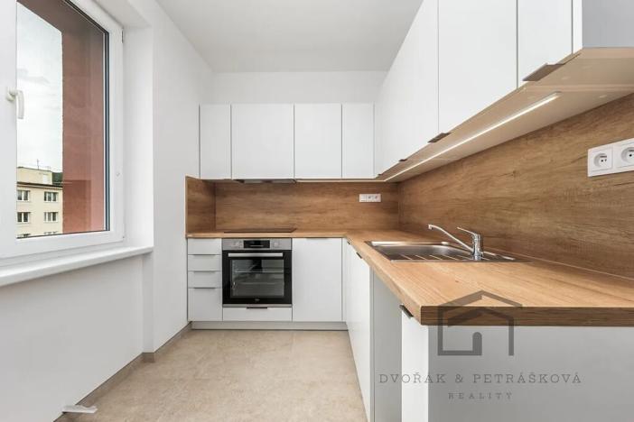 Pronájem bytu 2+1, Praha - Hloubětín, Mochovská, 51 m2