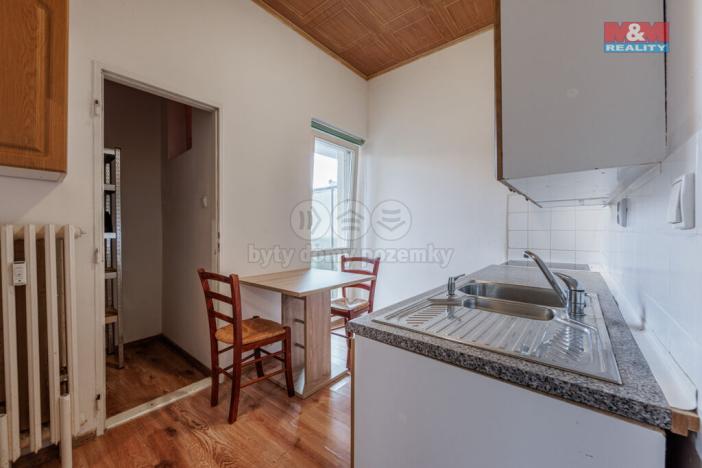 Prodej bytu 1+1, Karlovy Vary, K. Čapka, 36 m2