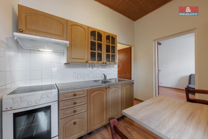 Prodej bytu 1+1, Karlovy Vary, K. Čapka, 36 m2