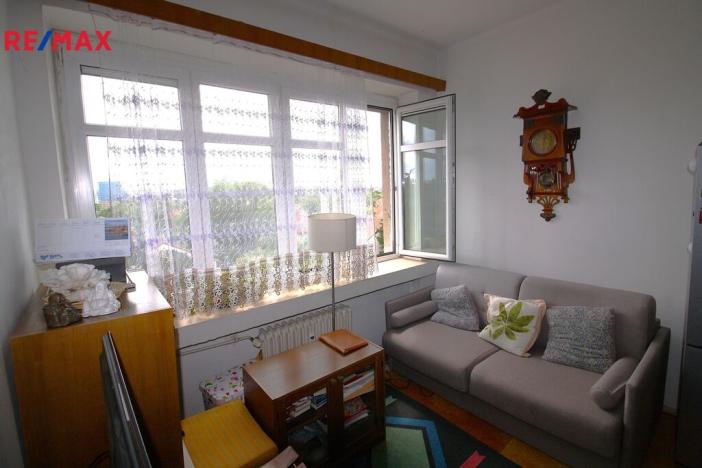 Prodej bytu 2+kk, Praha, Černokostelecká, 47 m2