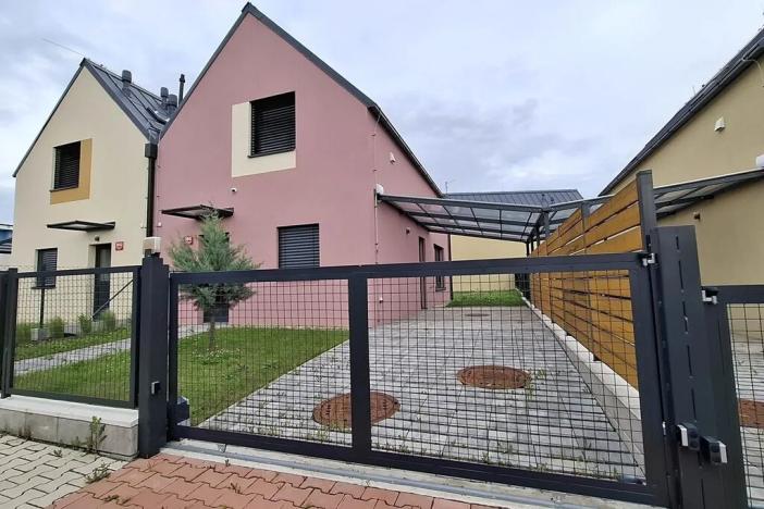 Pronájem rodinného domu, Praha - Újezd nad Lesy, Staroújezdská, 98 m2