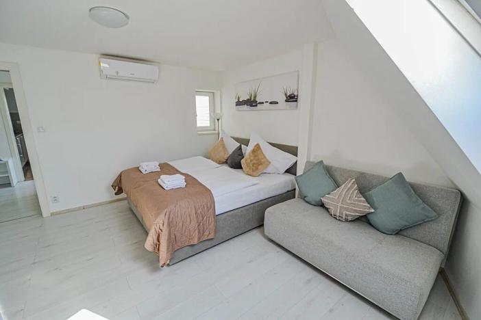 Prodej bytu 2+1, Praha - Nové Město, Školská, 55 m2