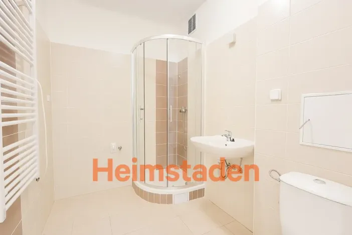 Pronájem bytu 1+kk, Havířov - Město, Hlavní třída, 38 m2
