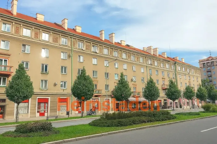 Pronájem bytu 1+kk, Havířov - Město, Hlavní třída, 38 m2