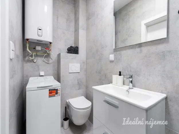 Pronájem bytu 1+kk, Praha - Kyje, Za černým mostem, 27 m2