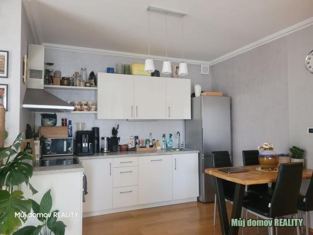 Pronájem bytu 2+kk, Praha - Holešovice, Komunardů, 60 m2
