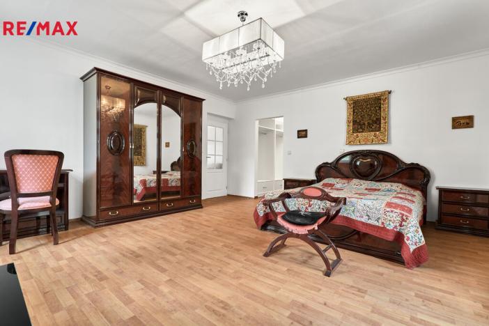 Prodej bytu 3+1, Karlovy Vary, Raisova, 118 m2