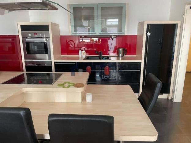 Pronájem bytu 2+kk, Praha, Podkovářská, 52 m2
