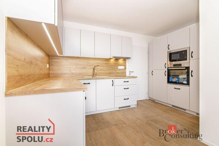 Pronájem bytu 2+kk, Opava, 44 m2