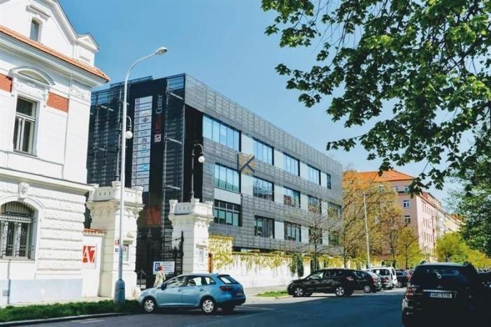 Pronájem kanceláře, Praha - Holešovice, U průhonu, 1400 m2