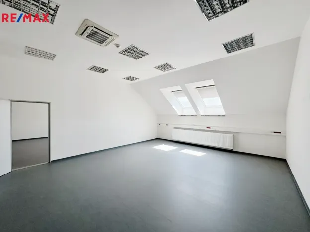 Pronájem kanceláře, Písek - Pražské Předměstí, Vladislavova, 650 m2
