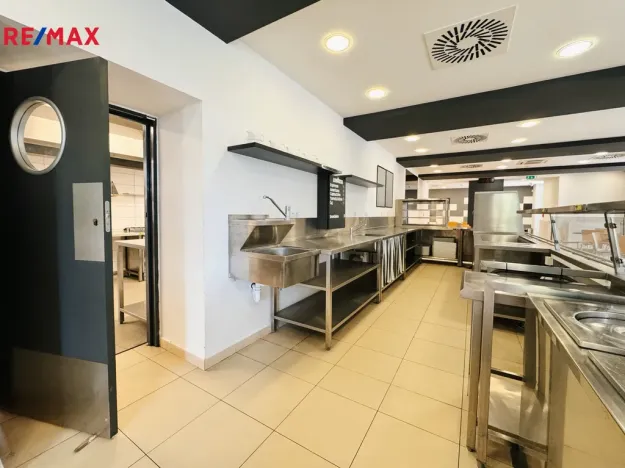 Pronájem restaurace, Písek - Pražské Předměstí, Vladislavova, 362 m2