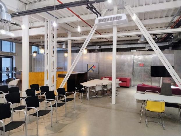 Pronájem obchodního prostoru, Praha, Pernerova, 595 m2