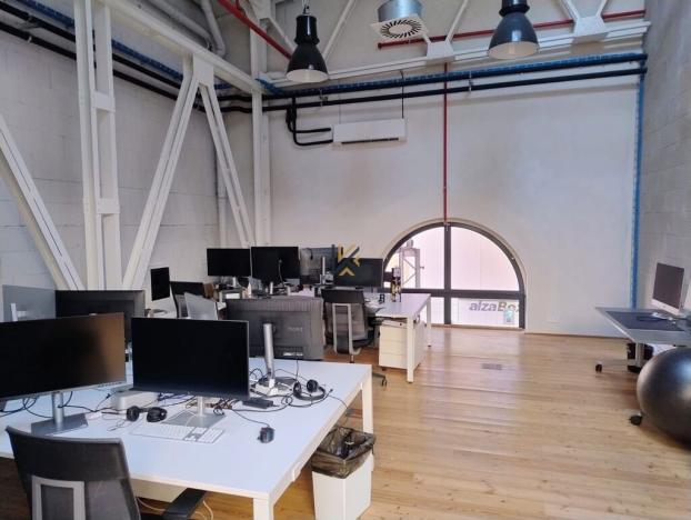 Pronájem obchodního prostoru, Praha, Pernerova, 595 m2