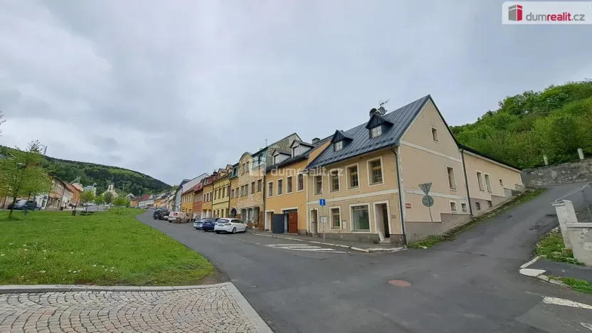 Pronájem obchodního prostoru, Jáchymov, náměstí Republiky, 150 m2