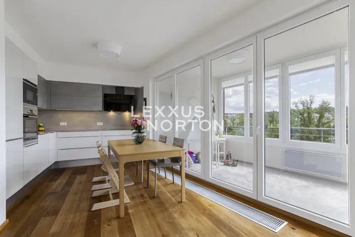 Prodej bytu 3+kk, Praha - Holešovice, V háji, 91 m2