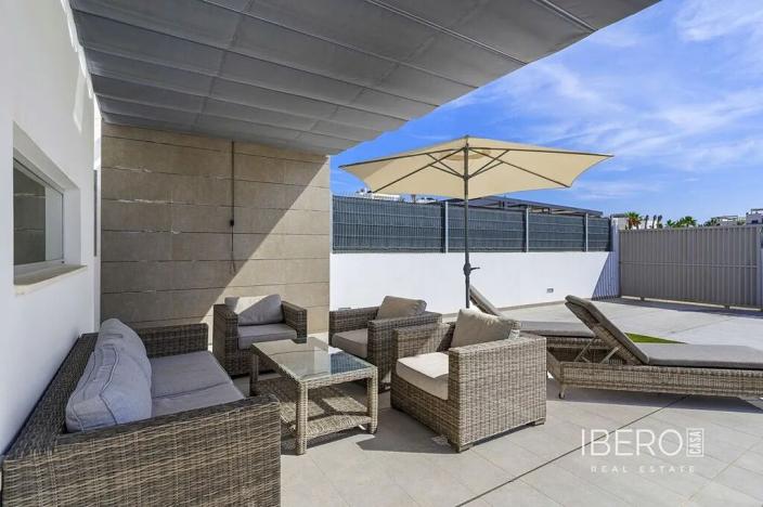 Prodej rodinného domu, Guardamar del Segura, Španělsko, 104 m2