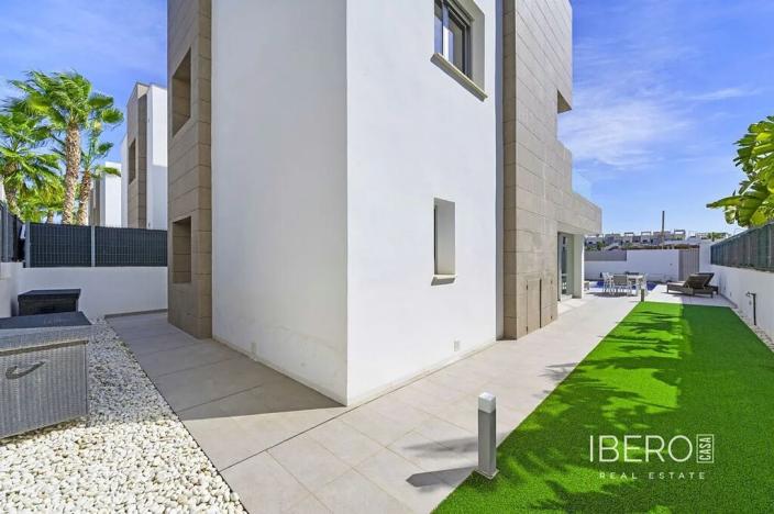 Prodej rodinného domu, Guardamar del Segura, Španělsko, 104 m2