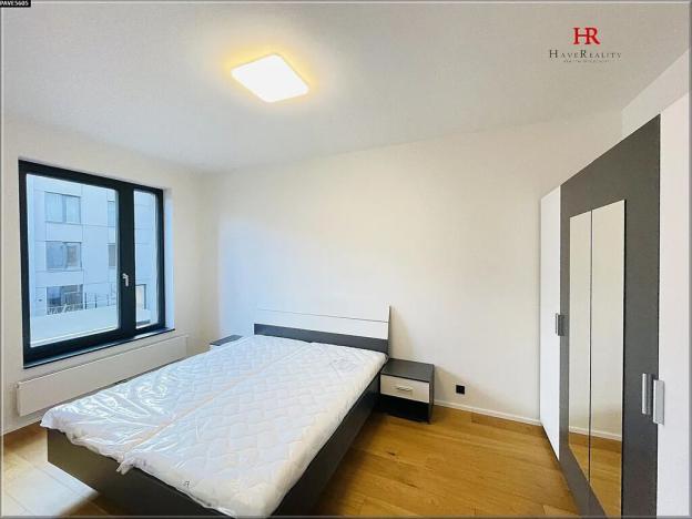 Pronájem kanceláře, Praha - Smíchov, Grafická, 57 m2