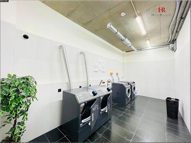 Pronájem kanceláře, Praha - Smíchov, Grafická, 57 m2