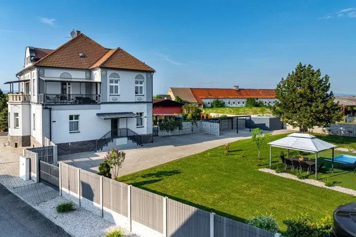 Prodej rodinného domu, Žatec - Záhoří, 382 m2