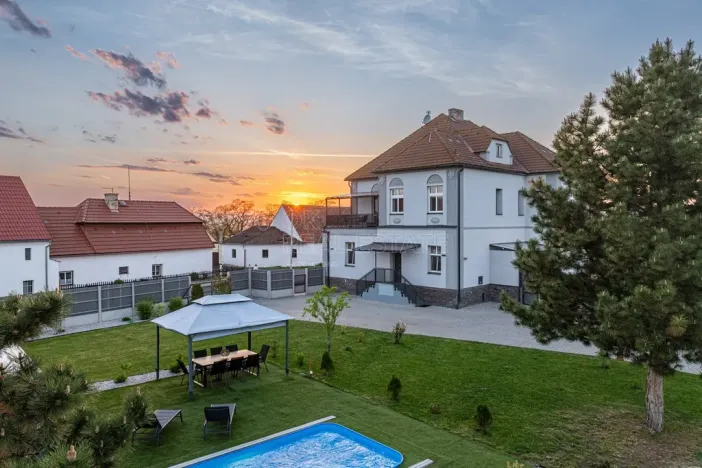 Prodej rodinného domu, Žatec - Záhoří, 382 m2