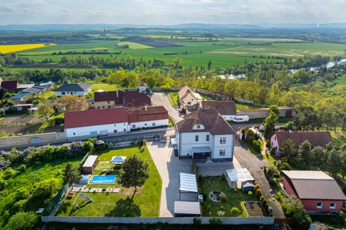 Prodej rodinného domu, Žatec - Záhoří, 382 m2