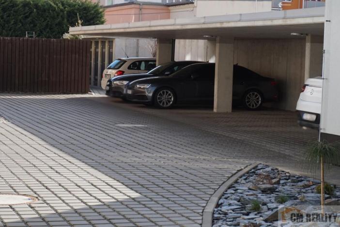 Pronájem garážového stání, Prostějov, Kostelecká, 15 m2