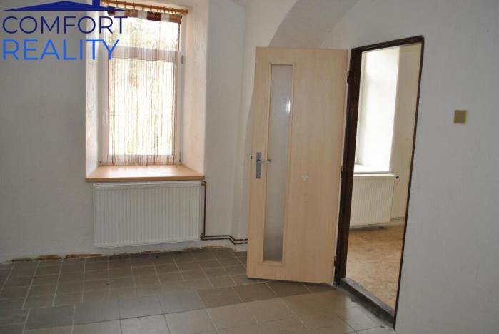 Prodej kanceláře, Loužnice, 561 m2