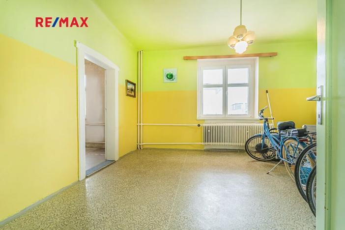 Prodej rodinného domu, Praha - Dolní Počernice, Listopadová, 302 m2