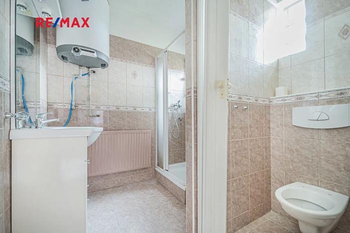 Prodej rodinného domu, Praha - Dolní Počernice, Listopadová, 302 m2