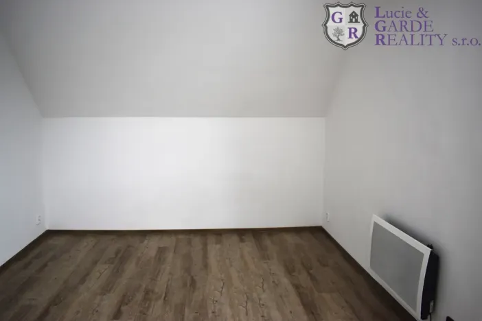 Prodej bytu 3+1, Bernartice, V zahrádce, 57 m2