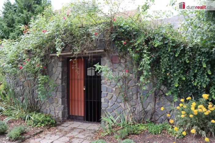 Pronájem garáže, Hovorany, 60 m2