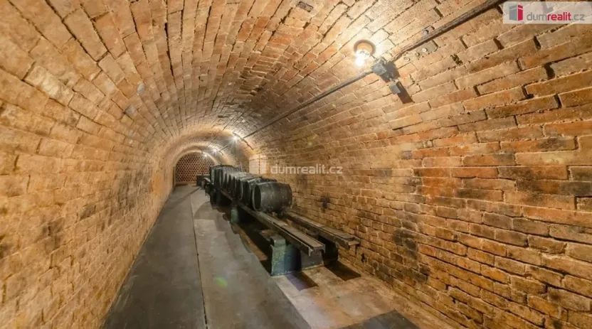 Pronájem garáže, Hovorany, 60 m2