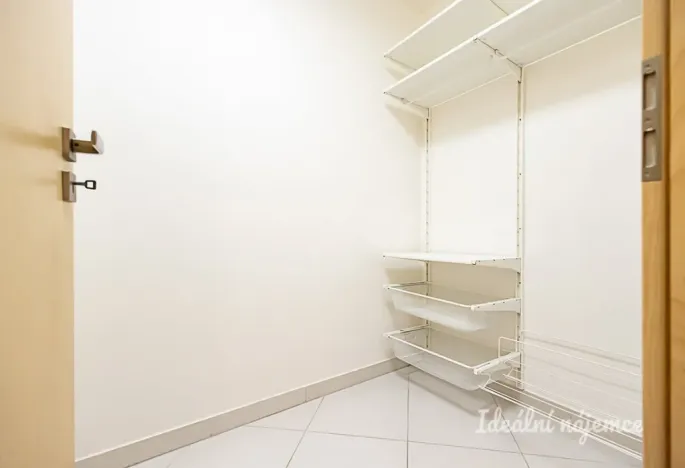 Pronájem bytu 2+kk, Praha - Žižkov, Olšanská, 69 m2