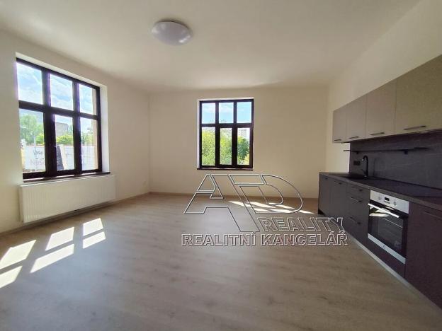 Pronájem atypického bytu, České Budějovice, Fráni Šrámka, 53 m2
