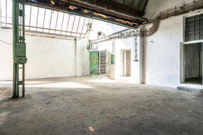 Pronájem výrobních prostor, Kralupy nad Vltavou, Lutovítova, 681 m2