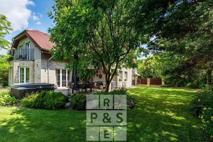 Prodej rodinného domu, Průhonice, Pod Valem II., 243 m2