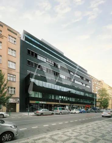 Pronájem kanceláře, Praha - Karlín, Sokolovská, 342 m2