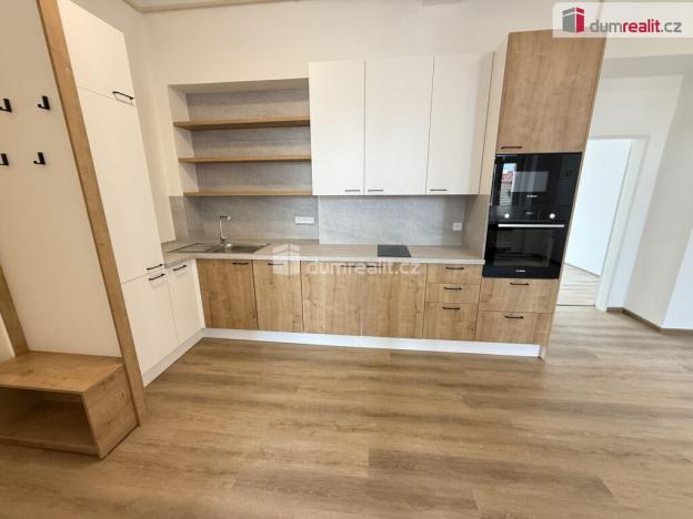 Pronájem bytu 2+kk, Praha - Libeň, Sokolovská, 55 m2
