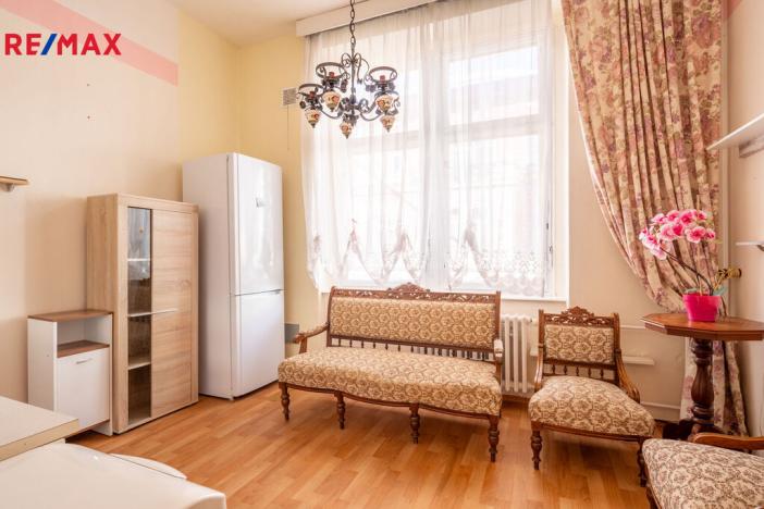 Pronájem bytu 2+kk, Karlovy Vary, Koptova, 37 m2