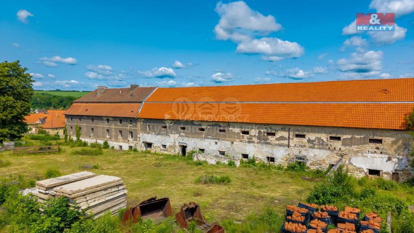Prodej historického objektu, Zvoleněves, 5000 m2