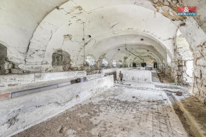 Prodej komerčního pozemku, Zvoleněves, 18484 m2