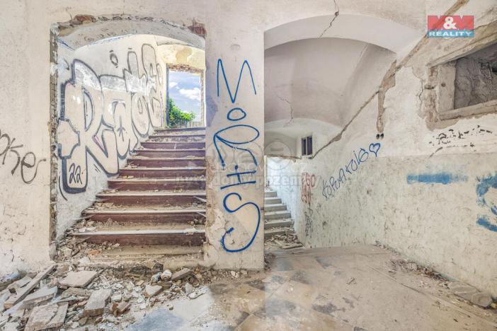 Prodej komerčního pozemku, Zvoleněves, 18484 m2