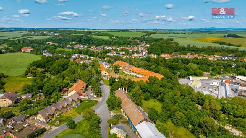 Prodej komerčního pozemku, Zvoleněves, 18484 m2