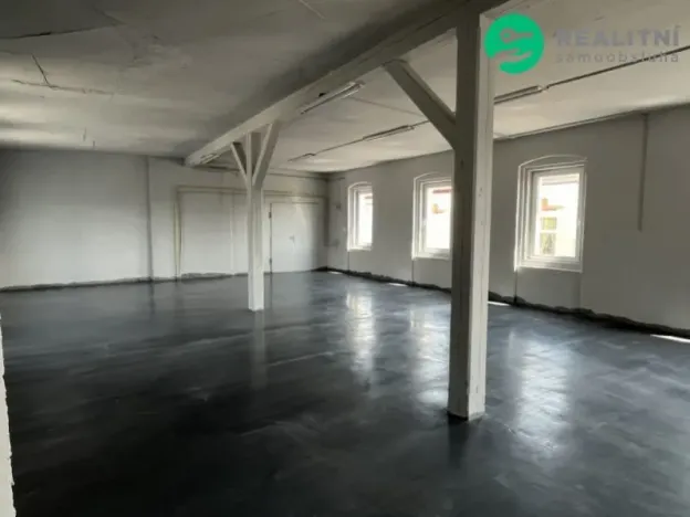 Pronájem skladu, Aš, Okružní, 3800 m2